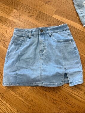 Light Wash Denim Mini Skirt with Front Slit